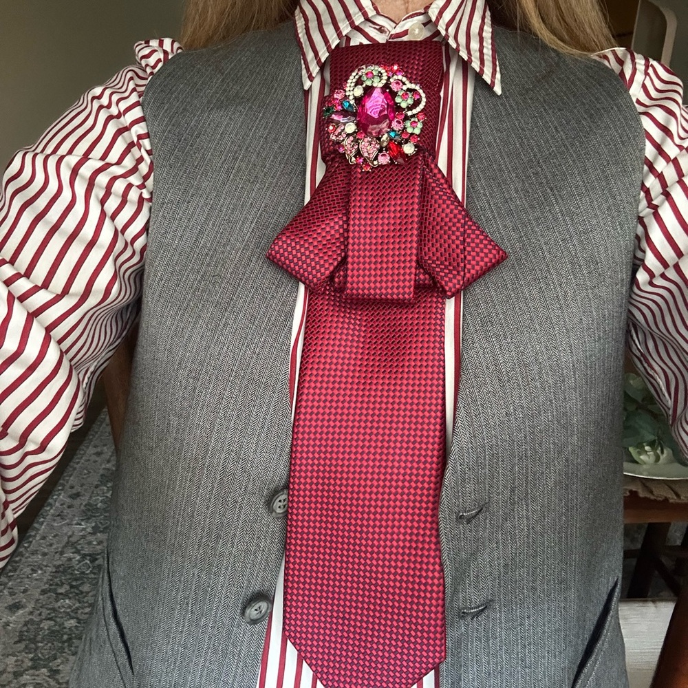 OOAK Neck Tie Necklace with Brilliant Color Stones Brooch - Picture 4 of 14
